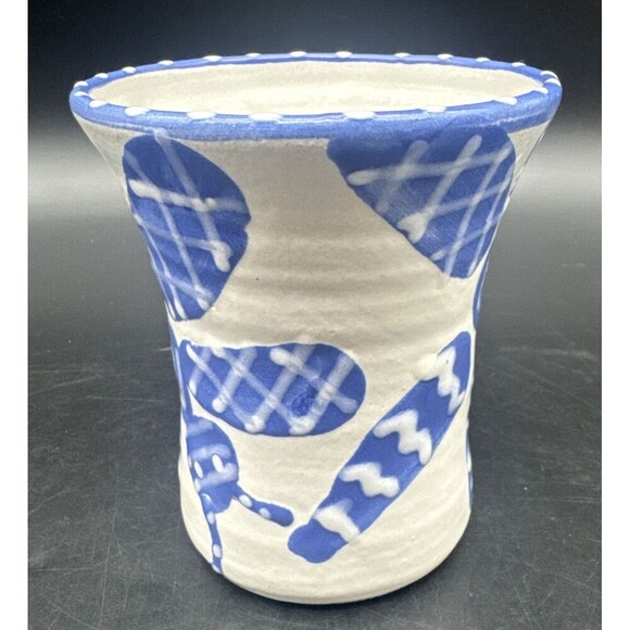 Art Studio Pottery BLUE & WHITE Glazed Butterfly/Firefly Mug Signed 12oz - Picture 4 of 9